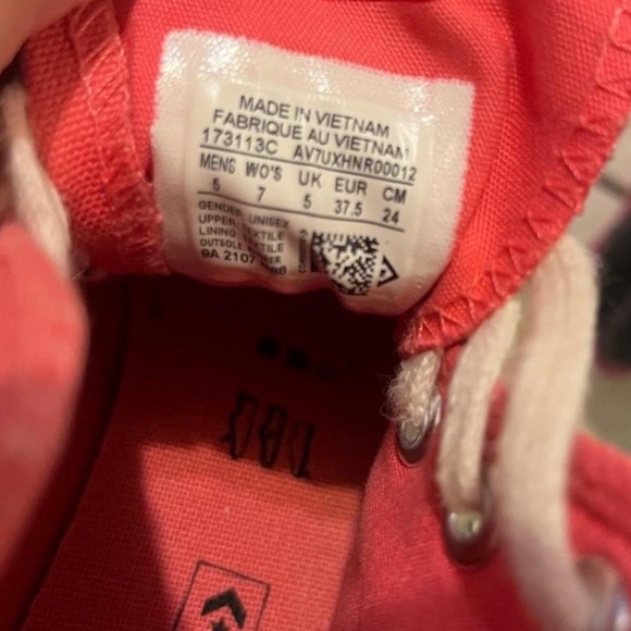 Converse High-Tops - Picture 6 of 6